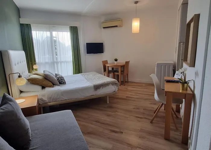 Benalbeach. 1º Linea De Playa. Apartament
